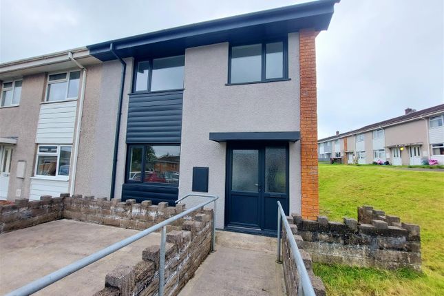 3 bed property, in Westland Close, £175,000