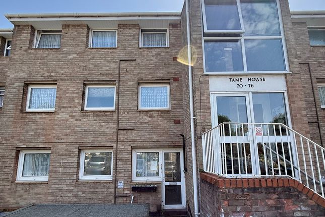 2 bed property, in Nash Square, £80,000