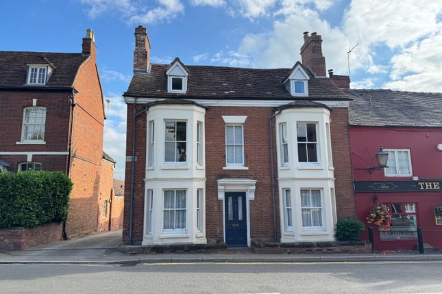4 bed property, in New Street, £450,000
