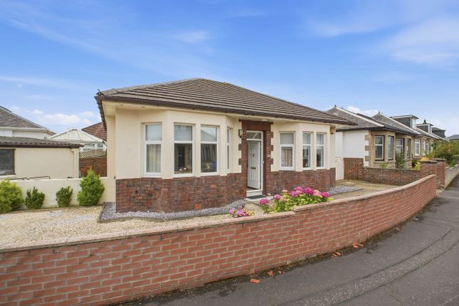 2 bed property, in Templeton Crescent, £269,000