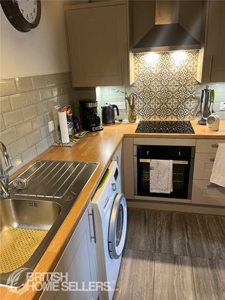 1 bed property, in Bristow Road, £220,000