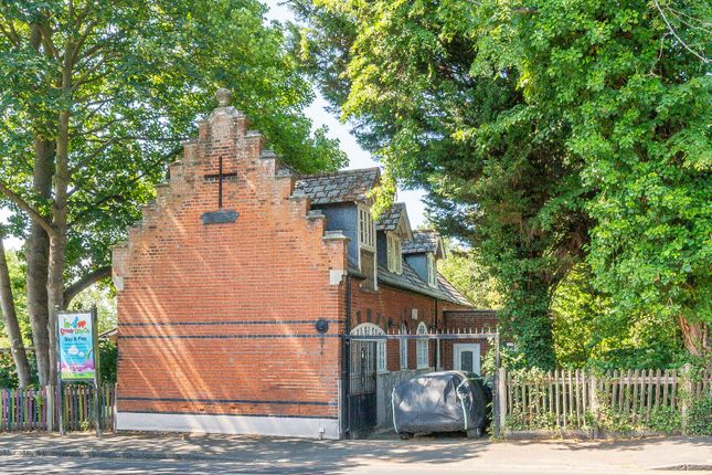 3 bed property, in Crystal Palace Park Road, £700,000