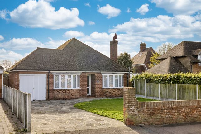 2 bed property, in Old Green Road, £400,000