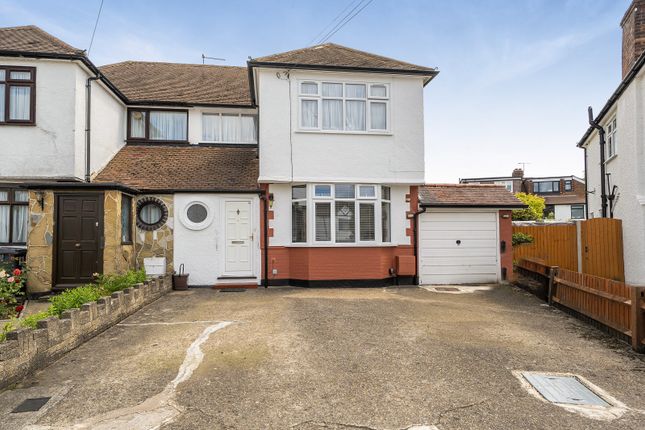 3 bed property, in Beulah Close, £795,000