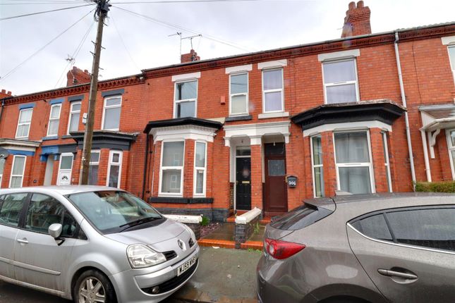 2 bed property, in Walthall Street, £70,000