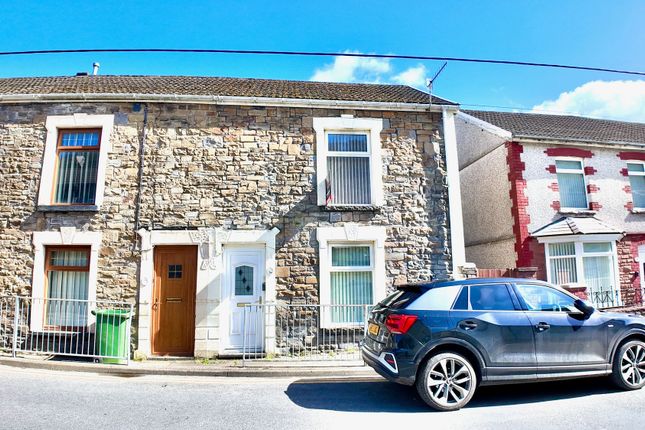 2 bed property, in Bailey Street, £105,000