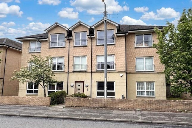 3 bed property, in Carmyle Avenue, £135,000
