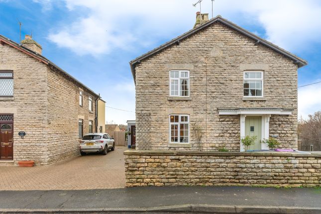 2 bed property, in The Terrace, £190,000