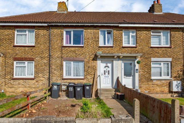 4 bed property, in Cedar Avenue, £315,000