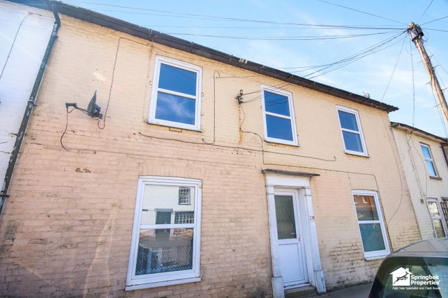 2 bed property, in Pratt Street, £130,000