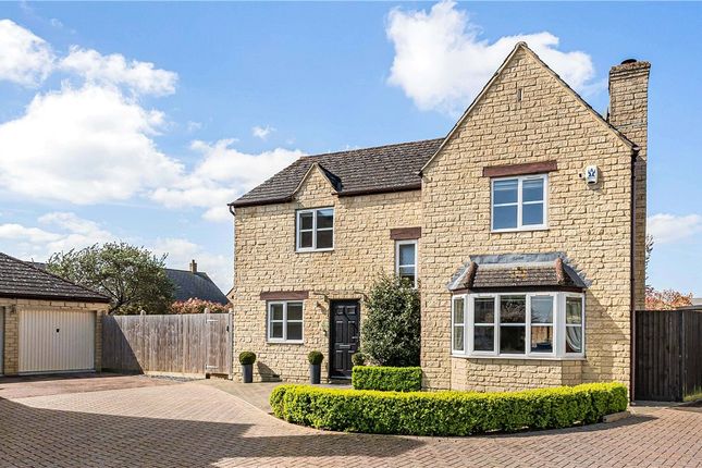 4 bed property, in Willows Edge, £875,000
