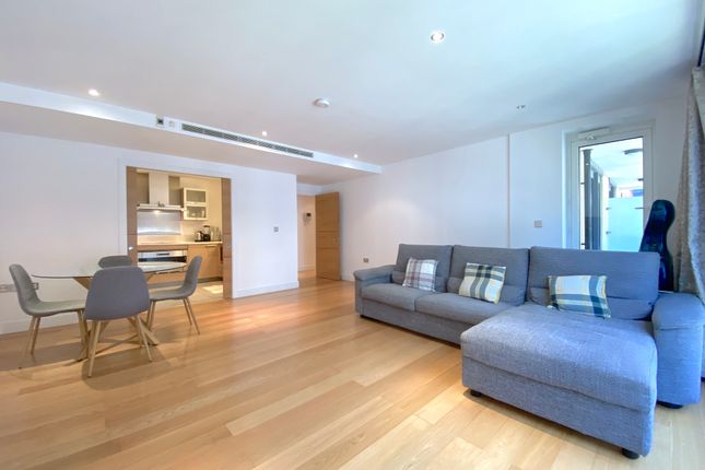 2 bed property, in Marina Point, £750,000