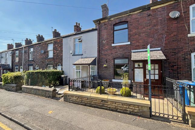 2 bed property, in Hollins Lane, £180,000