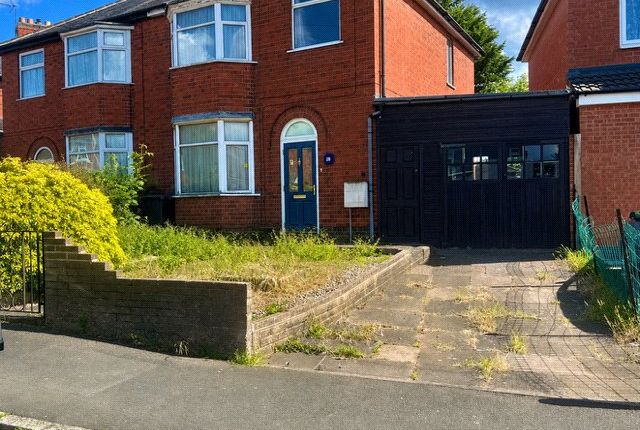 3 bed property, in The Circle, £285,000
