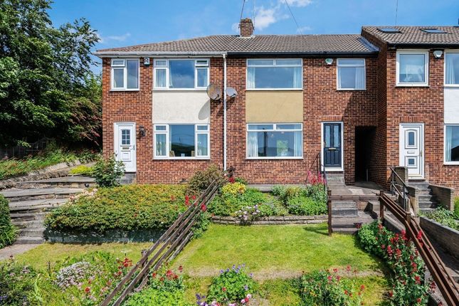 3 bed property, in Kellett Crescent, £195,000
