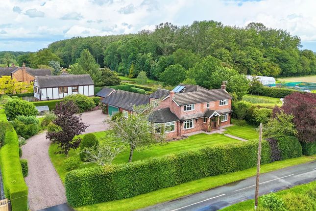 4 bed property, in Stoneley Green, £750,000