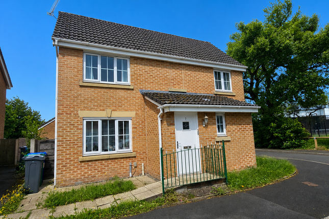 4 bed property, in Yale Road, £400,000