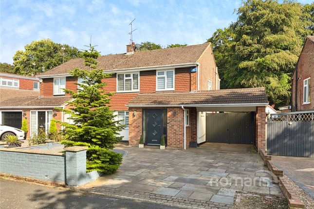 3 bed property, in Pierrefondes Avenue, £550,000