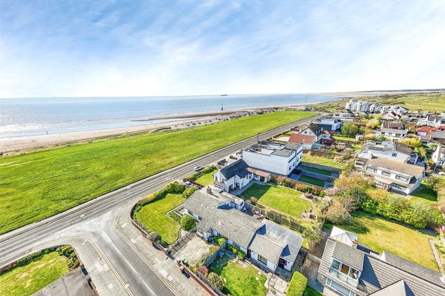 3 bed property, in Burbo Bank Road North, £975,000