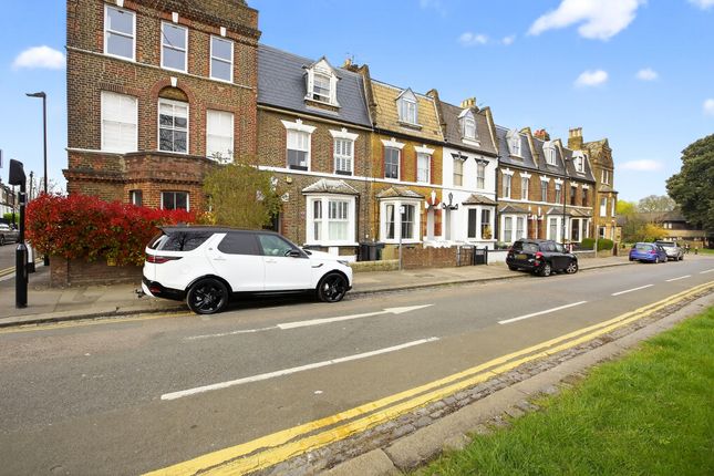 2 bed property, in St. Michael's Terrace, £595,000