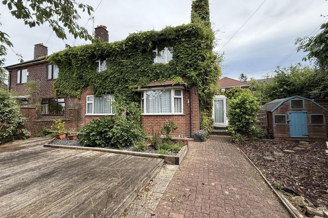 4 bed property, in Bank Road, £250,000