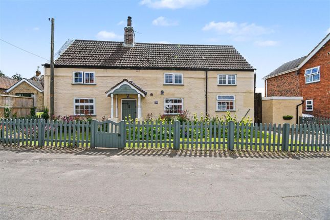 3 bed property, in South Street, £325,000