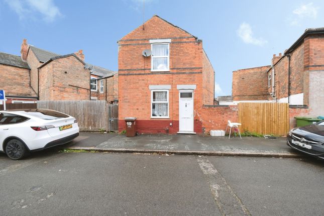 2 bed property, in Whittier Road, £110,000