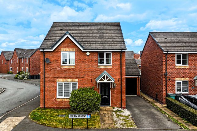 4 bed property, in Swan Close, £325,000