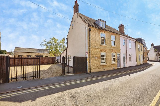 4 bed property, in St. Marys Street, £400,000