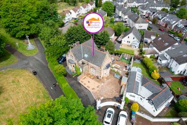 3 bed property, in Cemetery Road, £280,000