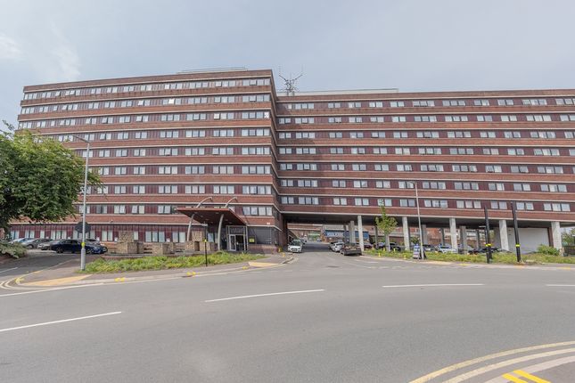 1 bed property, in The Minories, £75,000