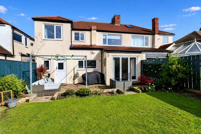 4 bed property, in Waltham Avenue, £290,000