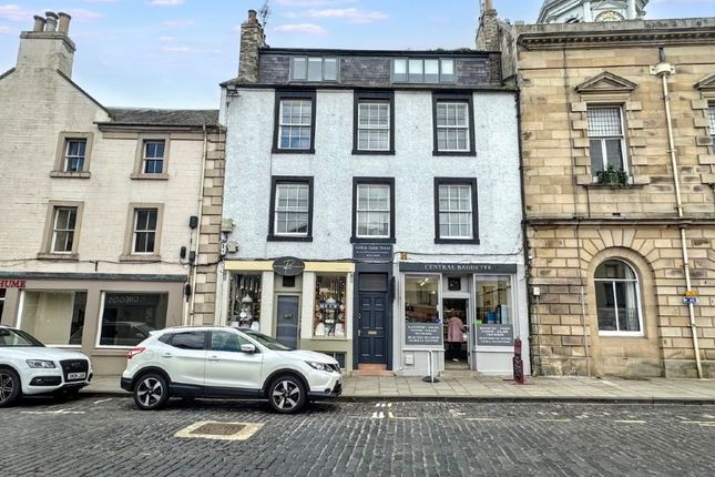 5 bed property, in The Square, £375,000