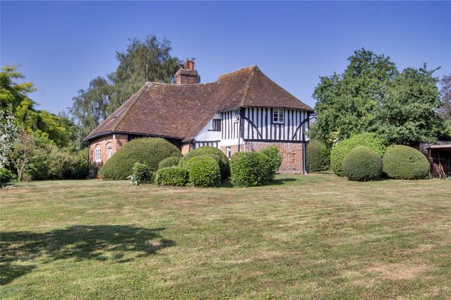 4 bed property, in Hernhill, £675,000