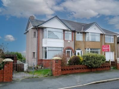 3 bed property, in Walker Grove, £230,000