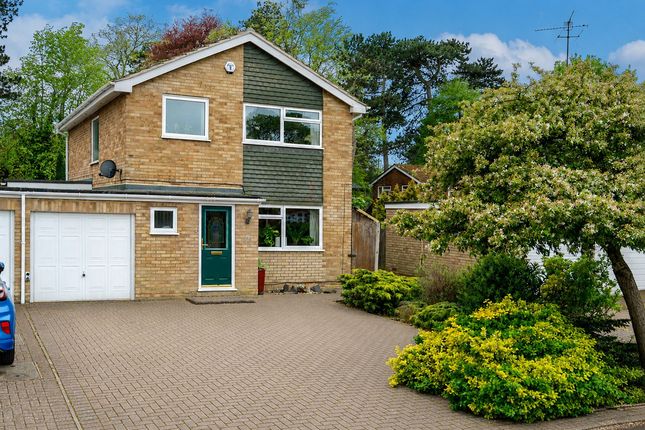 4 bed property, in Cotefield Drive, £500,000