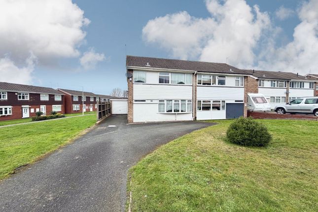 3 bed property, in Derwent Close, £215,000