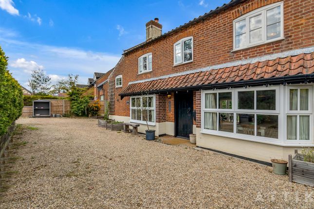 5 bed property, in Irstead Road, £600,000