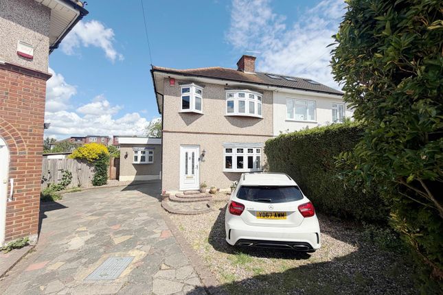 4 bed property, in Dorset Close, £649,950