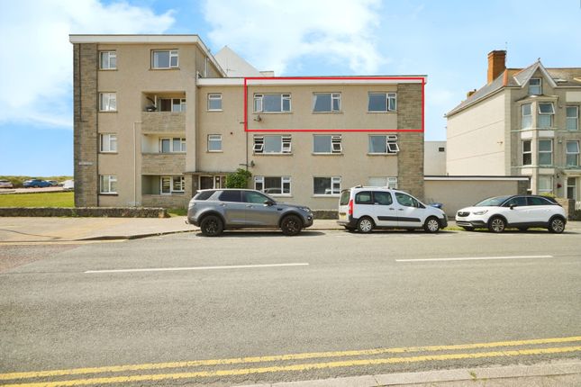 3 bed property, in Embankment Road, £135,000