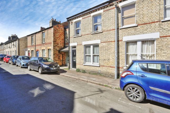 4 bed property, in Catharine Street, £450,000