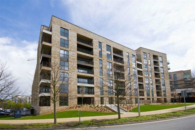 2 bed property, in Bodiam Court, £469,500