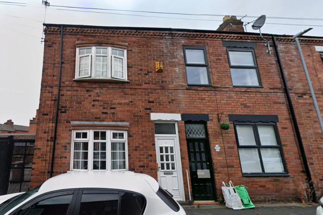2 bed property, in Hope Street, £100,000