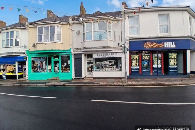 3 bed property, in Reddenhill Road, £300,000