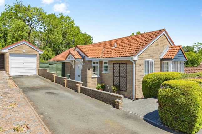2 bed property, in Tor Gardens, £385,000