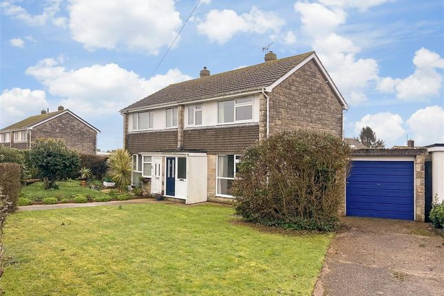 3 bed property, in Mountbatten Drive, £300,000