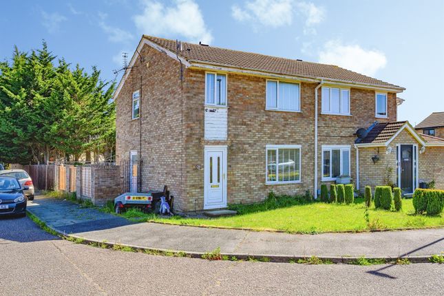 3 bed property, in Bembridge Gardens, £350,000