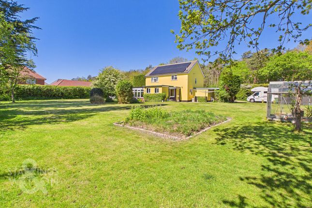 3 bed property, in Salhouse Road, £490,000