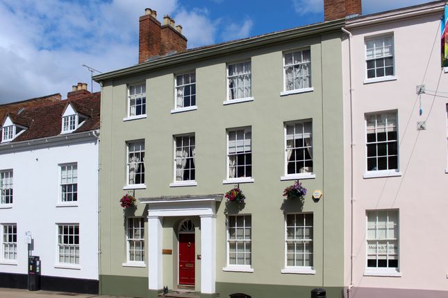 6 bed property, in High Street, £1,250,000