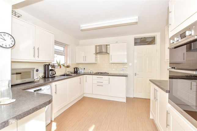 2 bed property, in Scratchface Lane, £350,000